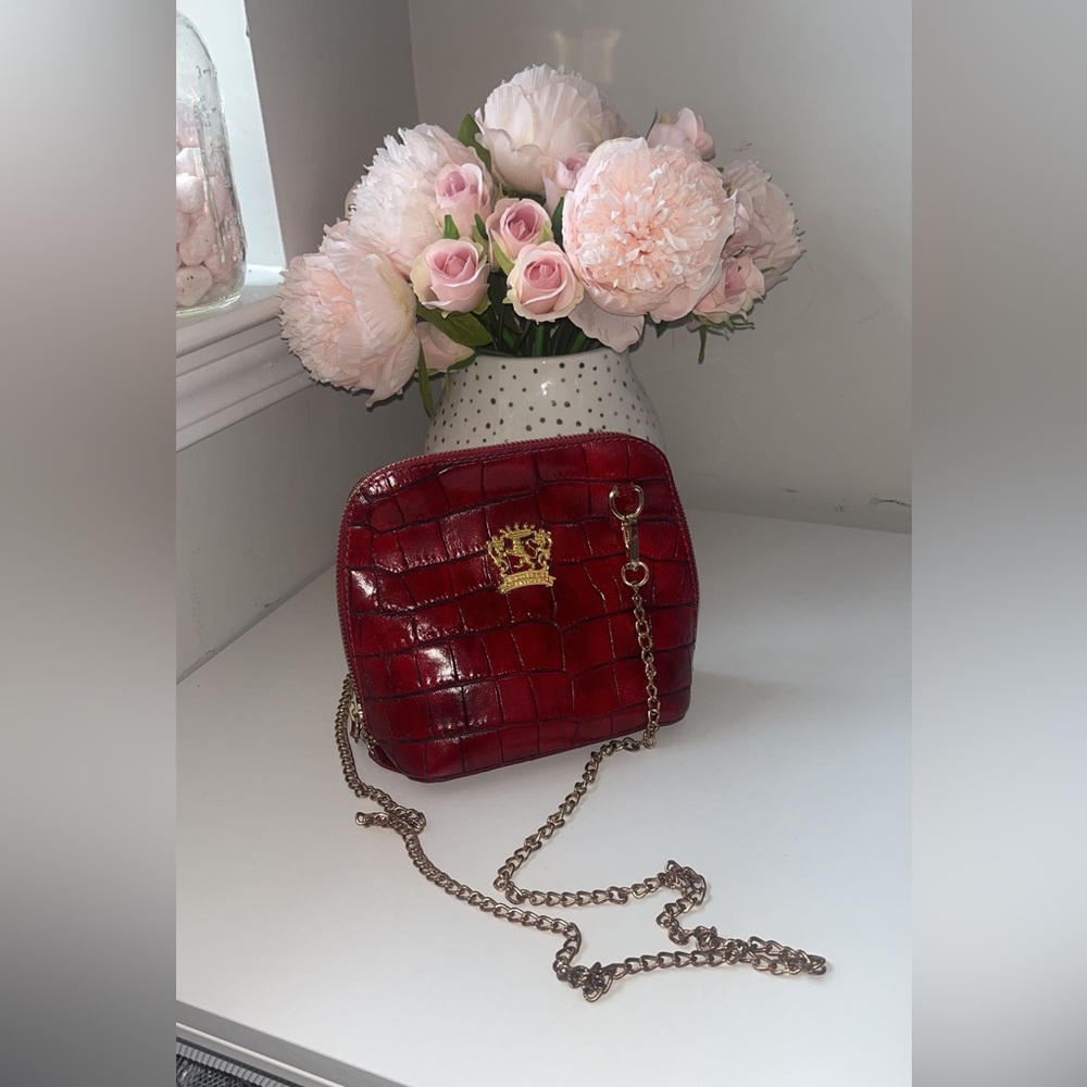 Small Pratesi Firenze Italian Leather Crossbody